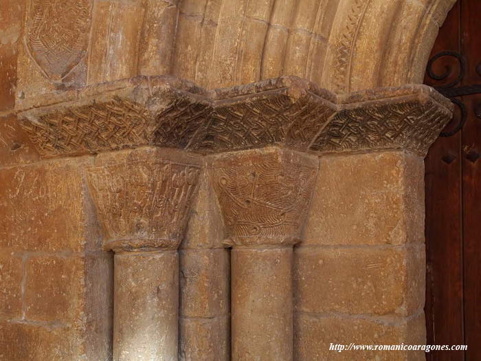 CAPITELES DE PORTADA DE ACCESO A CLAUSTRO